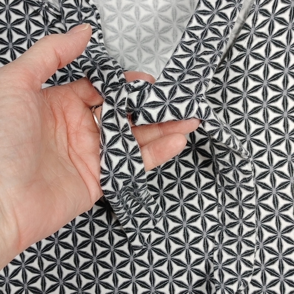 White house Black market women's medium 1/4 sleeved top - Picture 3 of 8